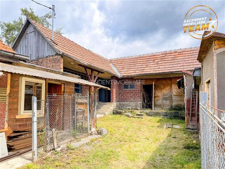 Casa din caramida cu 1.087 mp teren, pozitie centrala, utilitati la poarta, Micf - 41