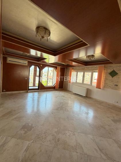 Piata Romana, 4 camere nemobilate, etaj 4/P+5, 105mp - 2