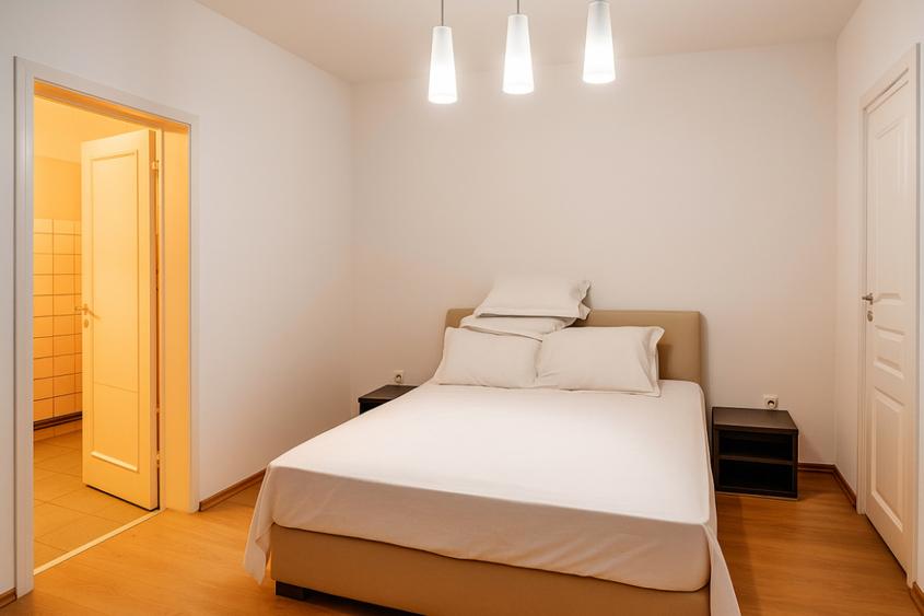 Sala Palatului - Cismigiu- Victoriei - apartament 2 camere+ birou, 71mp