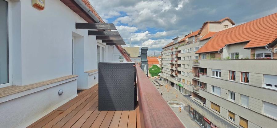 Apartament exclusivist 4 camere de vânzare, central, pietonal/str. Republicii