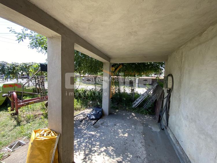 Casa de vanzare 260mp Borlesti 85.000€ - 39