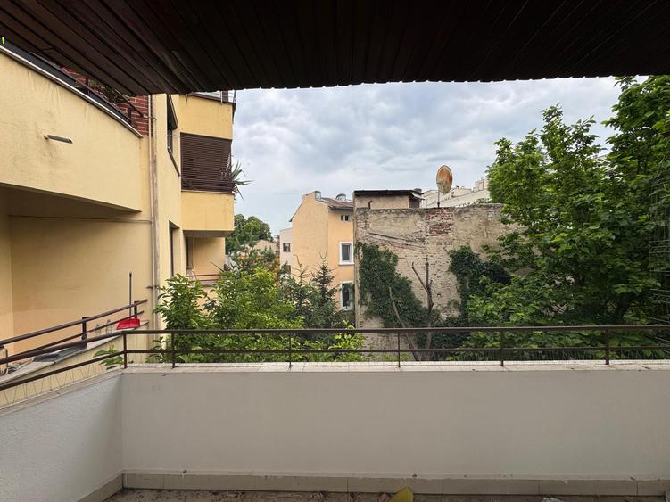 Inchiriere apartament 2 camere in vila D+P+2+3 retras constructie 2002 Cotroceni
