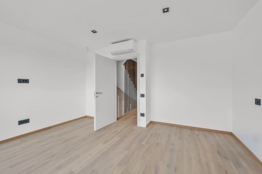 Vilă 4 camere | Finalizată | 144mp utili | Curte 80mp | AVANGARDE FOREST