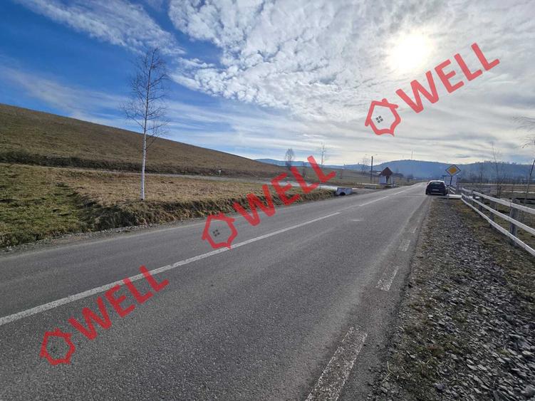 Teren intravilan de vânzare în Barcani!