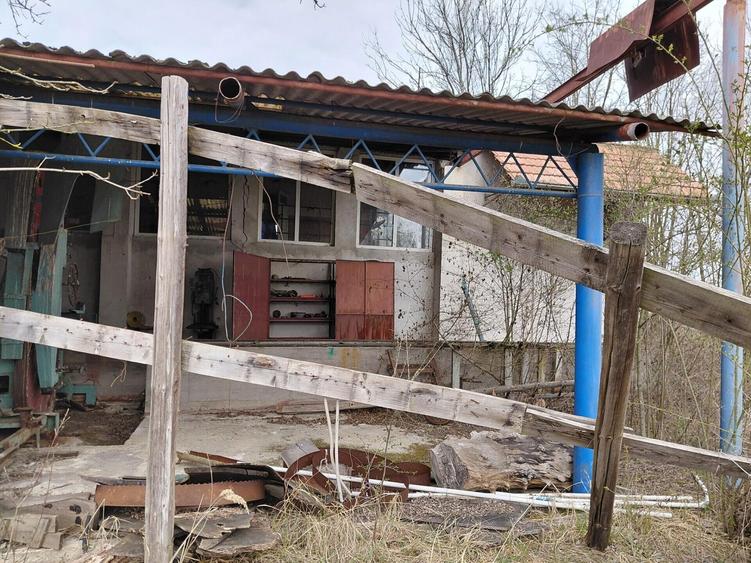 Teren intravilan + constructii in Hodis, jud Arad