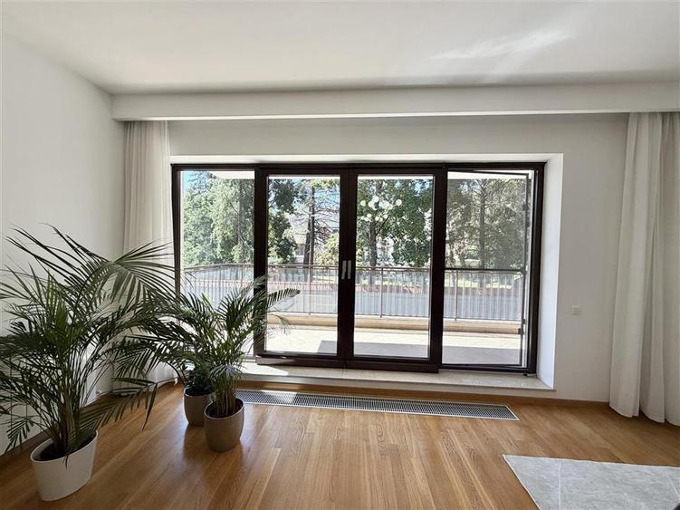 FOR RENT 4 ROOMS 200 SQM 3 PARKING