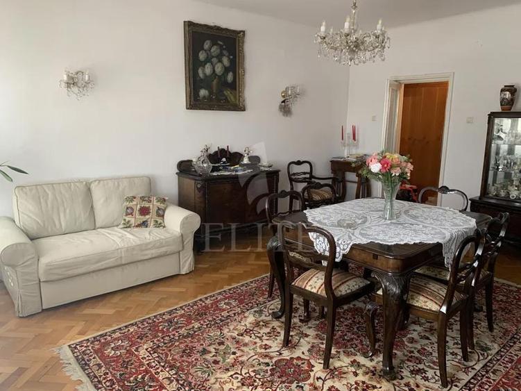 Apartament 3 camere în zona STRAZII HOREA