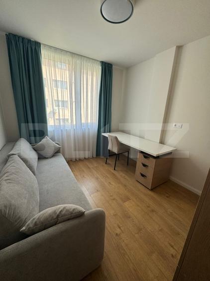 Apartament 3 camere, 65 mp, parcare, zona Plopilor, totul nou , prima inchiriere