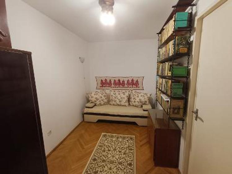 Vand apaqrtament cu 2 camere cf. 2, nedecomandat etaj 4/4, zona Aleea Savinesti