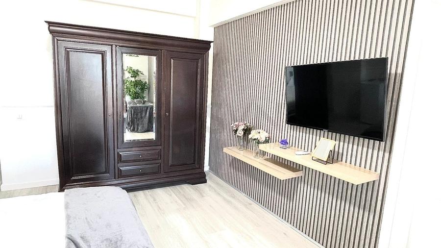 REA1020540 Apartament 8 camere Aviatiei decomandat