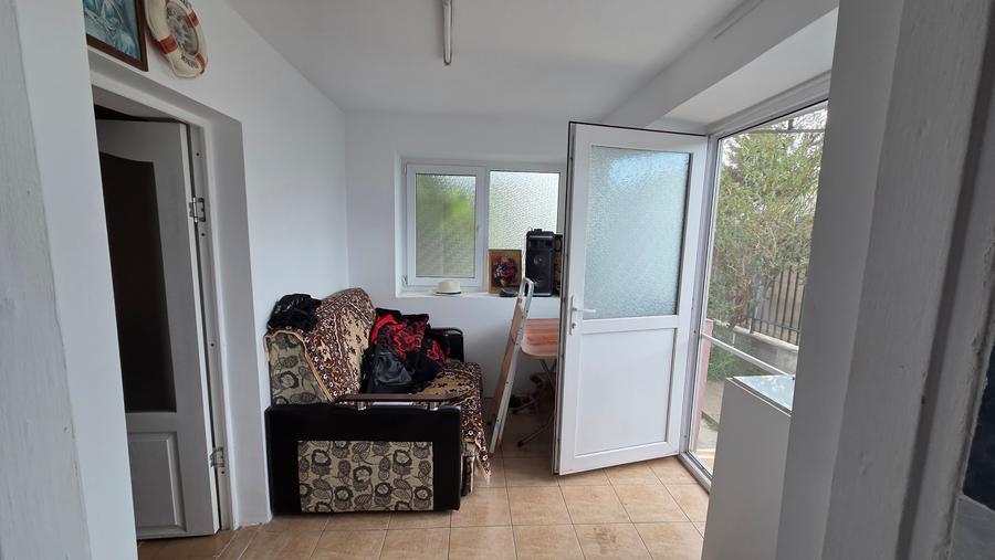 Schitu,casa si teren 547/17 stradal,3 minute de gara,pret 72000 euro