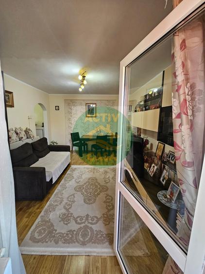 DEVÂNZARE APARTAMENT CU 2CAMERE ȘI 2BALCOANE
