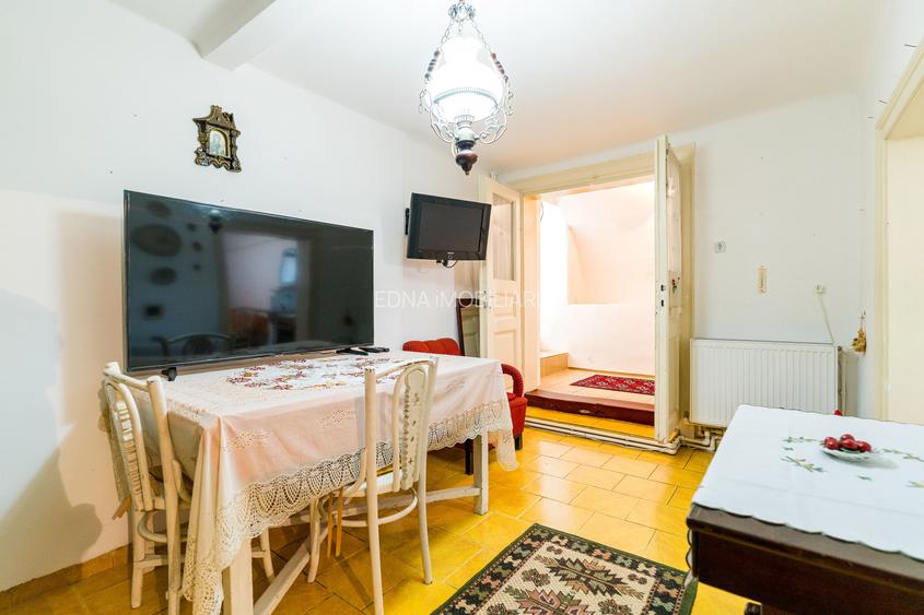 Crisului, casa boiereasca si teren de 800 mp - 26