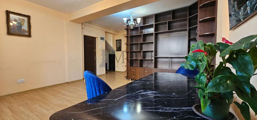 PARTER ÎNALT în imobil mic- perfect pentru CABINET de AVOCATURĂ sau NOTARIAL