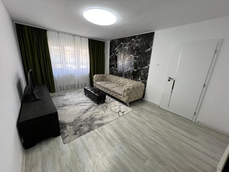 Apartament 3 camere decomandat de închiriat – Zona Terezian