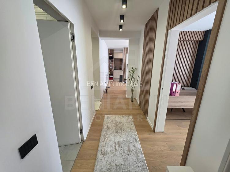 Apartament Superb 3 Camere- Ultracentral- Curte Privată 27mp-Parcare