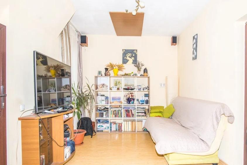 Apartament 4 camere in casa zona Central