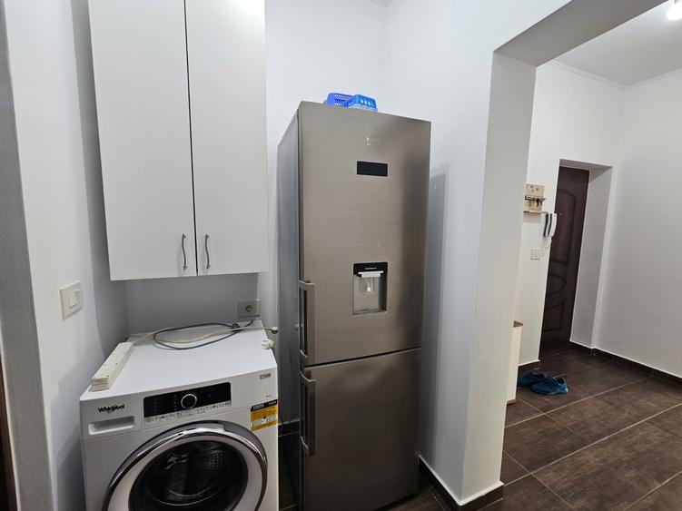 Apartament 2 camere, decomandat, parter, curte și 2 locuri parcare, Dumbrăvița