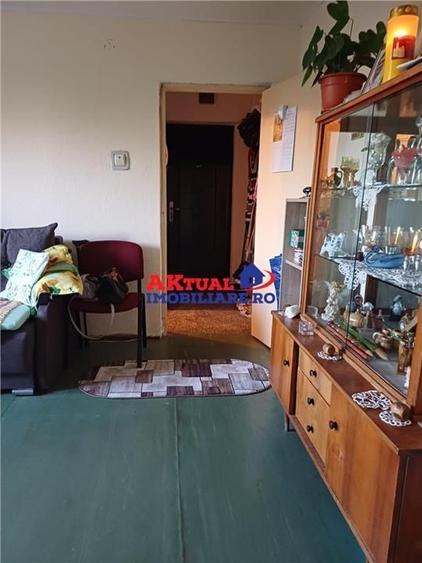 Vanzare 2camere 37mp,etaj 4 din 4 Rahova-Sos Salaj