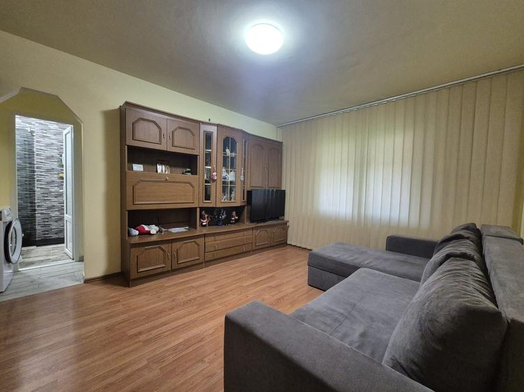 Zona Grivitei, apartament liber la vanzare
