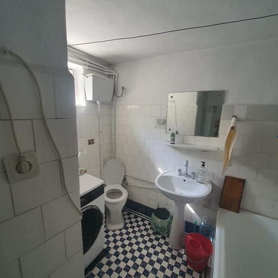 Casa coiciu, 3 camere, 2 bucatarii, baie, 180mp teren