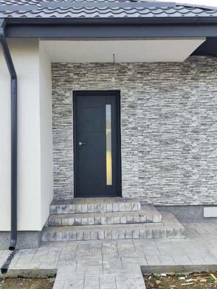 FARA COMISIOANE in Gulia casa cu 4 camere 2 bai terasa PARTER+pod placa la cheie