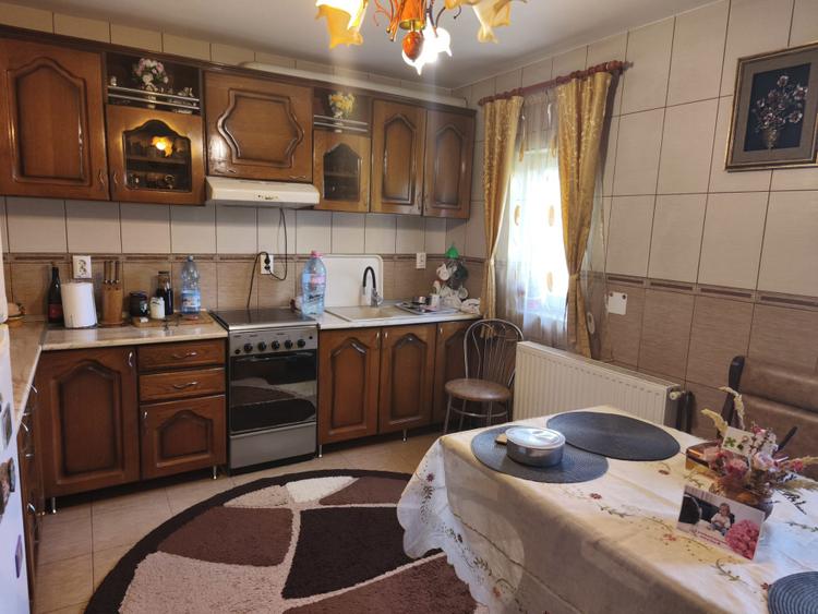 Casa multifunctionala, 420mp, 2300mp teren, Siret