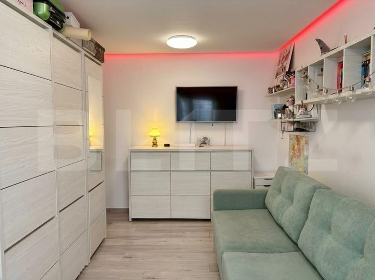 Apartament cu 3 camere, 52 mp, zona Andrei Muresanu