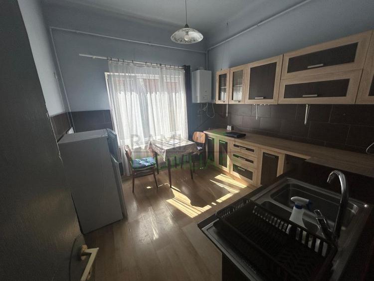 Apartament 2 camere de închiriat în Piața Sfatului, Centrul Istoric
