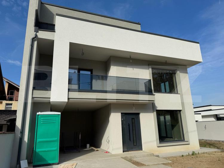Casa 290 mp, teren 425 mp, zona Micro 3