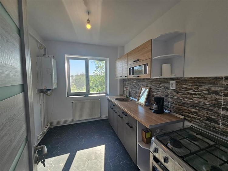 Apartament 2 camere Podu Ros-Sos. Nationala - renovat complet