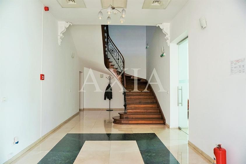 Vila amenjata birouri - Universitate