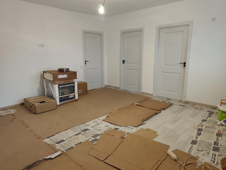 FARA COMISION casa cu 4 camere 2 bai PARTER + Pod Mansardabil cu placa la cheie