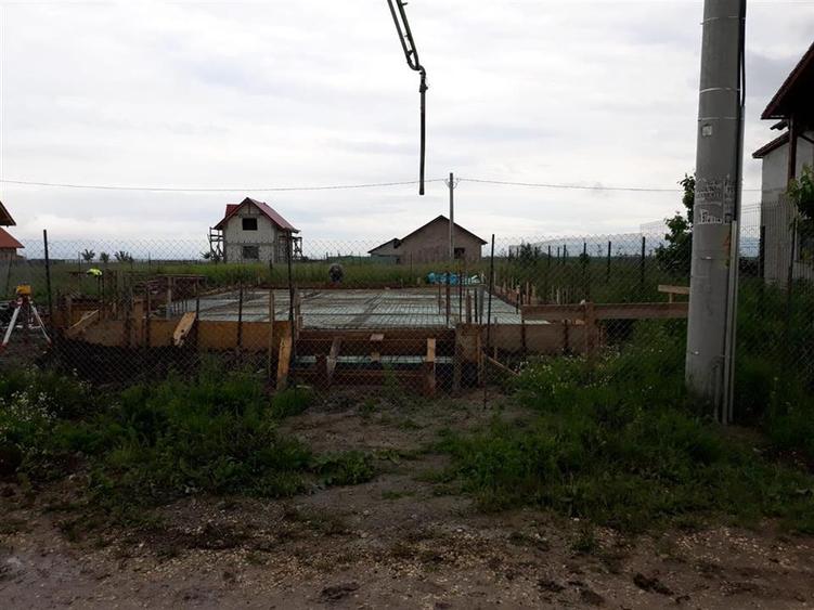 Teren intravilan cu proiect , autorizatie de constructie si fundatie in zona spi