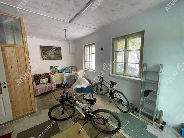 Apartament 2 camere balcon garaj curte libera zona ultracentrala Sibiu
