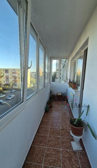 Apartament 3 camere | 67 mp | Etaj 3/4 | 2 balcoane | Centrală nouă