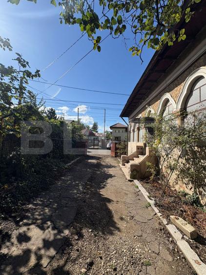 Casă de vânzare pentru renovare sau demolare – zonă premium Caraiman – Republici