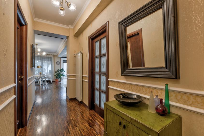 Apartament elegant 170mp, curte proprie și 3 locuri parcare, Parc Bazilescu!