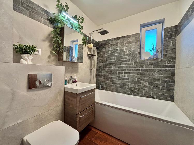 Apartament 3 camere in bloc NOU, str. C. Coposu, parcare, terasa