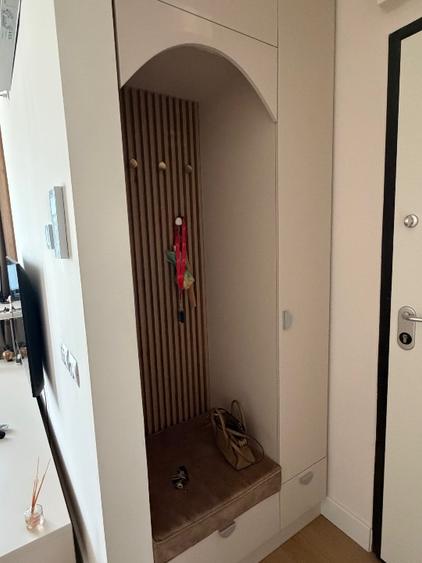 Proprietar — închiriez apartament cu 2 camere, 2 băi, terasă și grădină