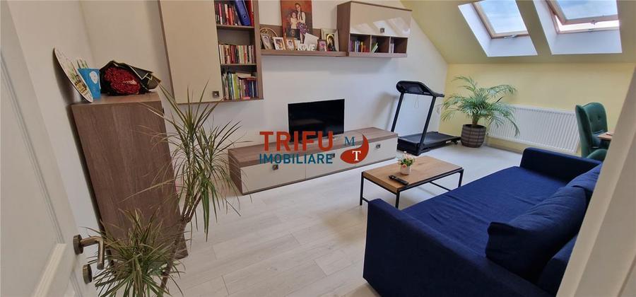 Apartament cu scara interioara 3 camere de vanzare zona Centru