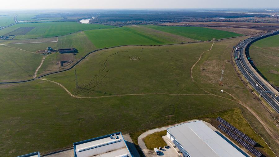 Teren de 107,000mp în zona industrială Zădareni