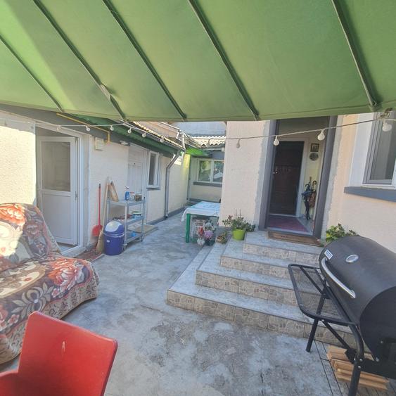 Casa coiciu, 3 camere, 2 bucatarii, baie, 180mp teren