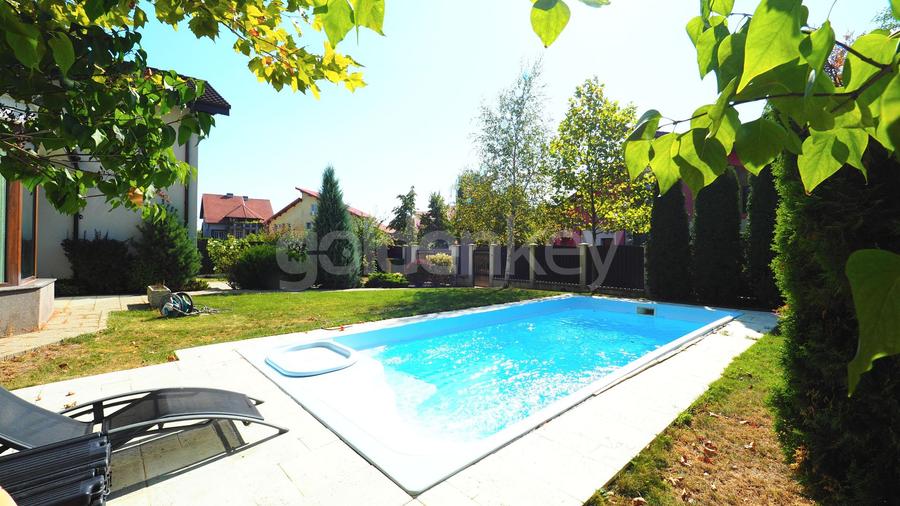 Vilă ideala pentru familii cu 6 camere si piscina