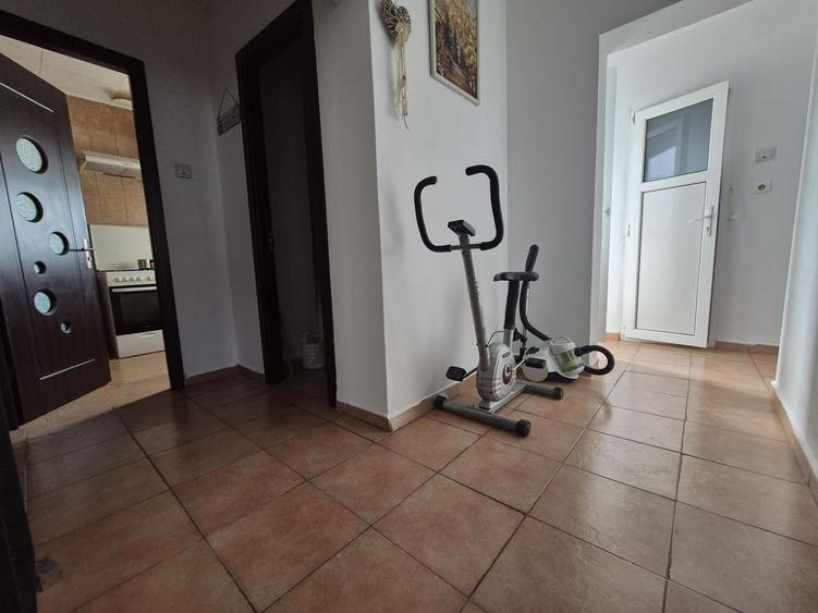 3 camere de închiriat – zona Spitalul Budimex
