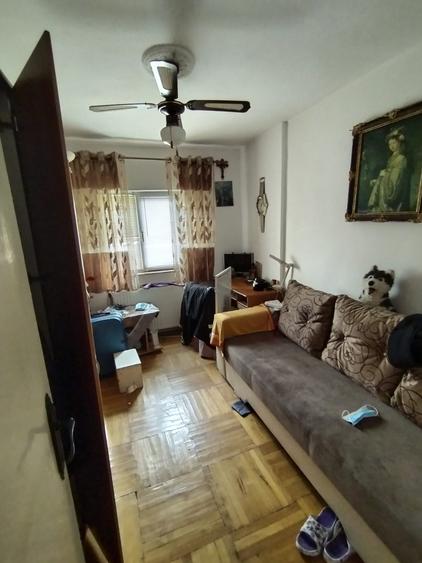 Apartament 4 camere zona Supeco etajul 1/4 , S=84 mp, cu CT si AC.