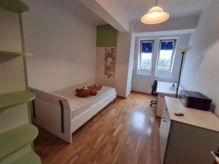 Penthouse 4 camere terasa 50mp parcare zona Centrala