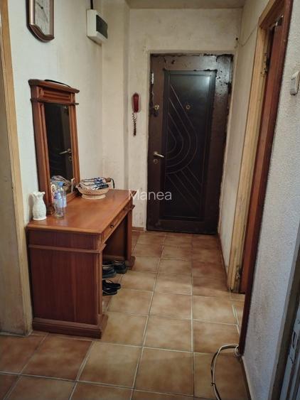 Vând apartament 4 camere decomandat confort 1 etaj 1  - 8