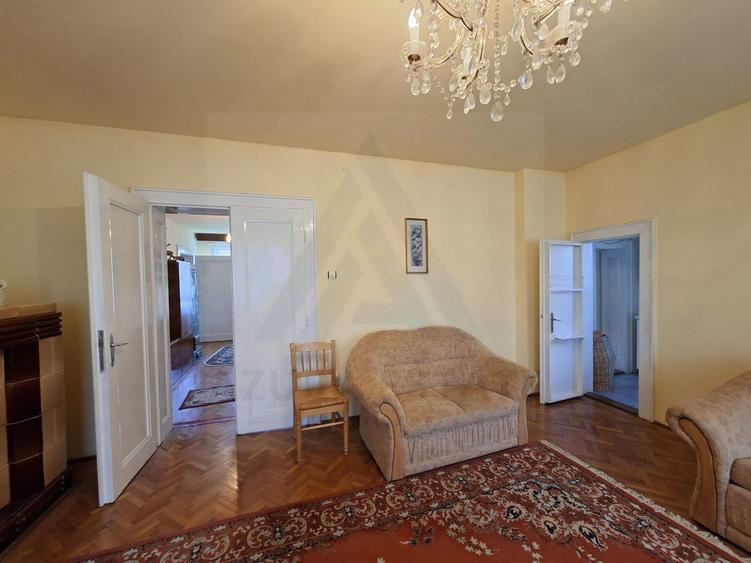 Apartament 4 camere 110 mp utili cu teren aferent si 2 bai Central