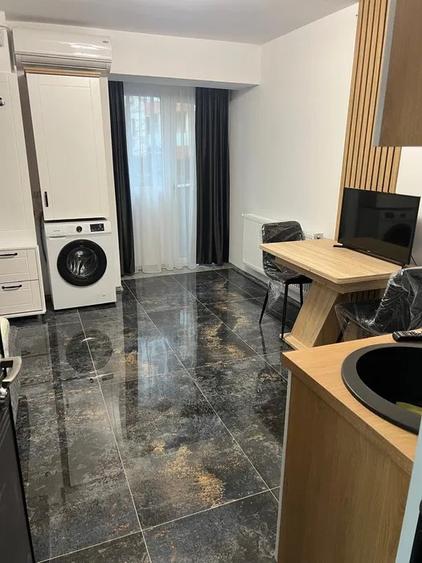 Apartament 1 camera, decomandat, etaj 3/4, zona Palas